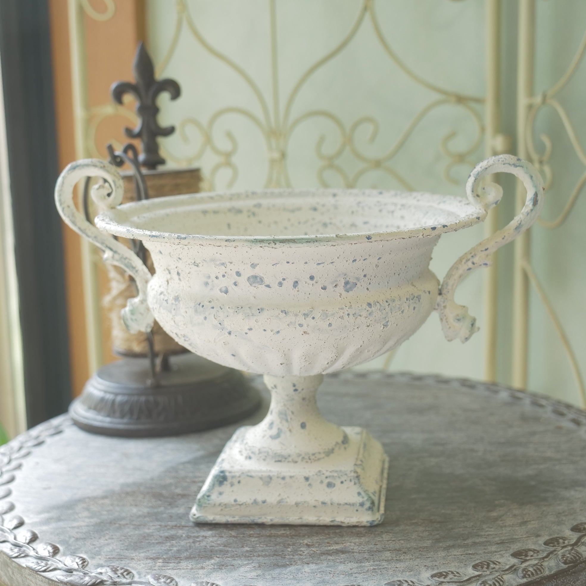 ドイリー1117❤️薔薇、パンジー、アネモネの花園✨48㎝✨ ドイリー1117❤️薔薇、パンジー、アネモネの花園✨48㎝✨