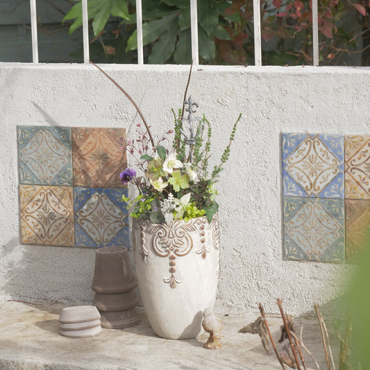 flowermagicオリジナル　クリスマスローズの寄せ植え。クラウンのピック付き。