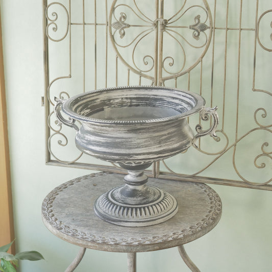 ブリキ製 クラシカルな鉢 ゆったりサイズ