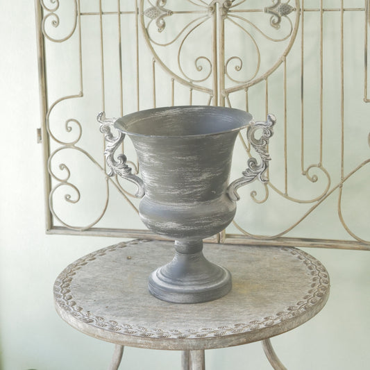 ブリキ製　クラシカルな鉢　